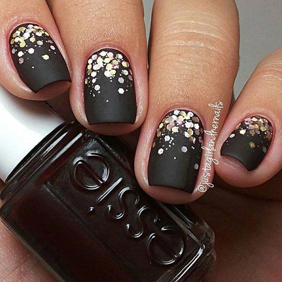 Glittery sequin nails with matte