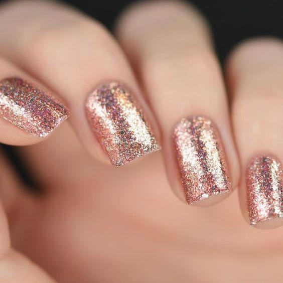 Simply classy rose gold glitter nail art