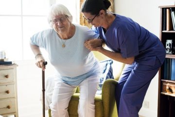 Things To Consider When Choosing In-Home Nursing Services For Elderly Loved Ones